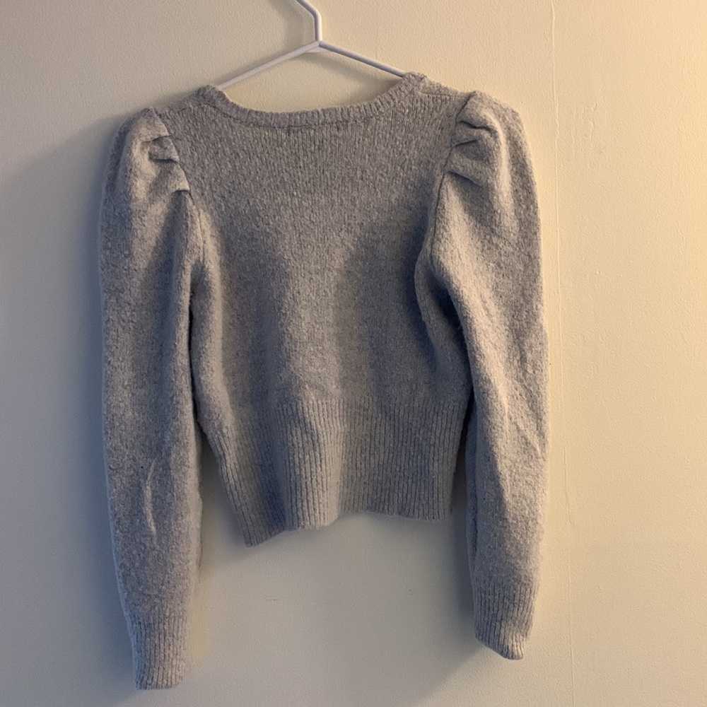 Cropped Long Sleeve - Picture 3 of 3